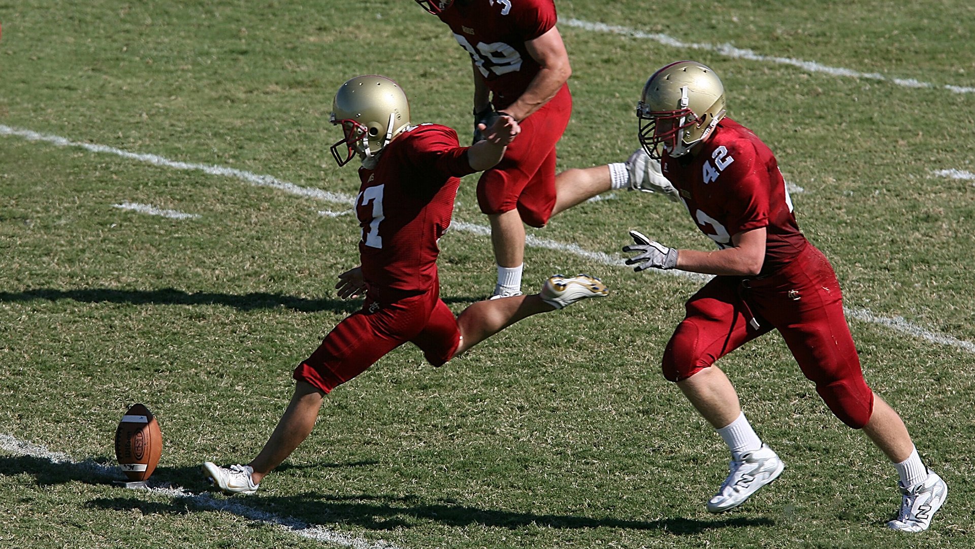五大联赛是否通过左中右三线联动完成进攻闭环,五大联赛中游球队